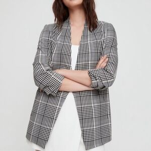 Aritzia Babaton Power Hip Macaulay Blazer Sz 4 Black and White Plaid Houndstooth
